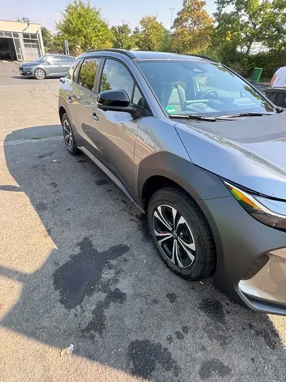 Gebraucht Toyota bZ4X Comfort 150 kW (204 PS) 2023 Grau SUV