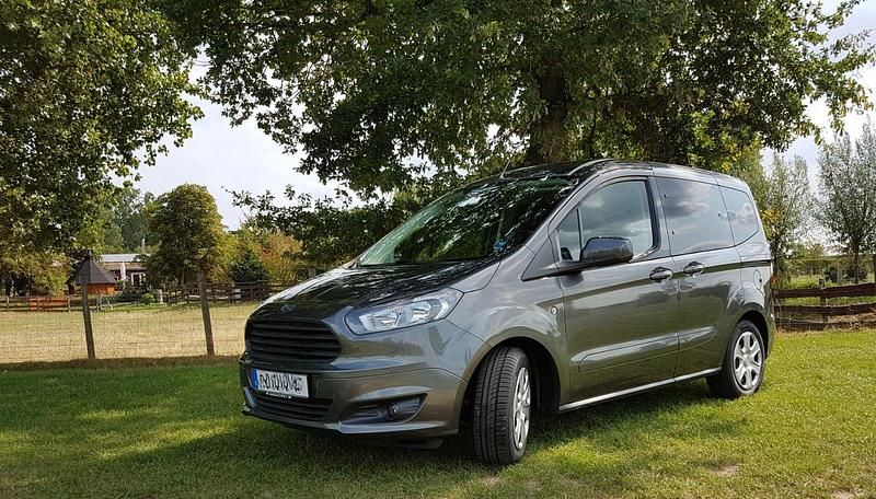 Gebraucht Ford Tourneo Courier Trend 101 PS (74 kW) 2018 Grau Van / Kleinbus