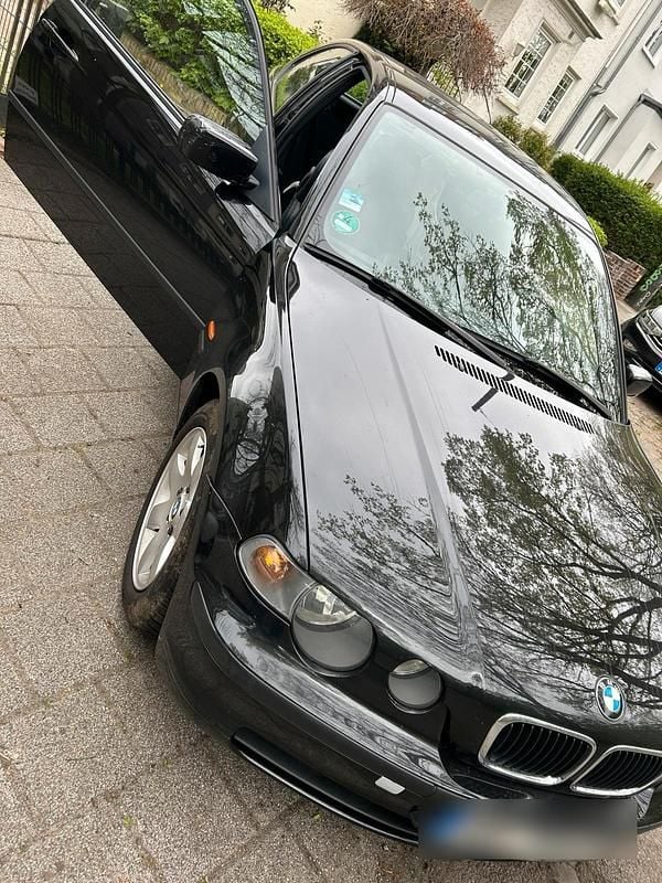 Second-hand BMW 318 143 CP (105 kW) 2001 Negru Coupe