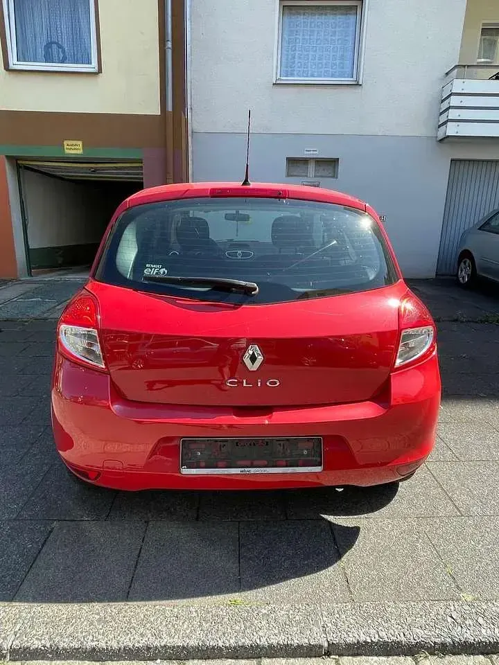 Gebraucht Renault Clio Expression 75 PS (55 kW) 2012 Kleinwagen