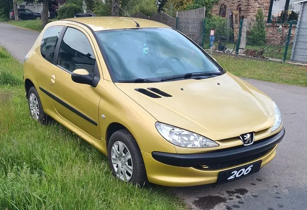 Gebraucht Peugeot 206 Filou 75 PS (55 kW) 2005 Gold Limousine