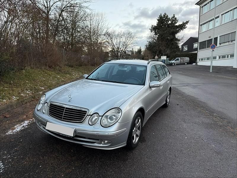 Silber Gebraucht 2003 Mercedes E200 Kombi | 3.750 € (Fairer Preis) - Bild 1/4