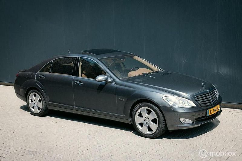 Grau Gebraucht 2006 Mercedes S600 Limousine | 27.500 € - Bild 1/4