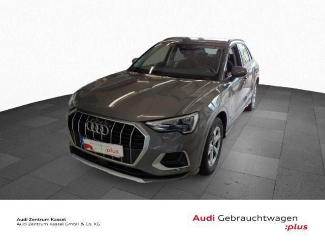 Grau Gebraucht 2021 Audi Q3 Design SUV | 27.390 € (Guter Preis) - Bild 1/4