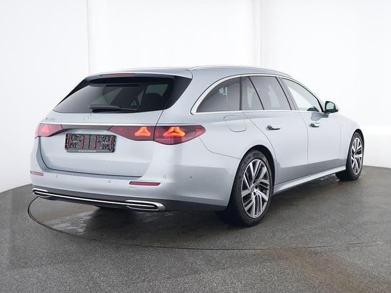 Gebraucht Mercedes E300 Advanced 313 PS (230 kW) 2025 Metalliclack hightechsilber Kombi