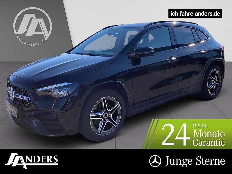 Nachtschwarz Gebraucht 2024 Mercedes GLA180 AMG SUV | 36.944 € (Fairer Preis) - Bild 1/3