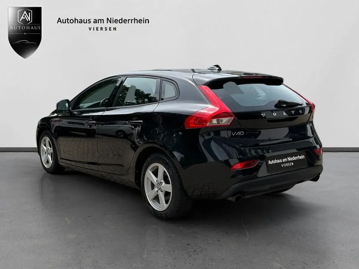 Gebraucht Volvo V40 120 PS (88 kW) 2014 Schwarz Limousine