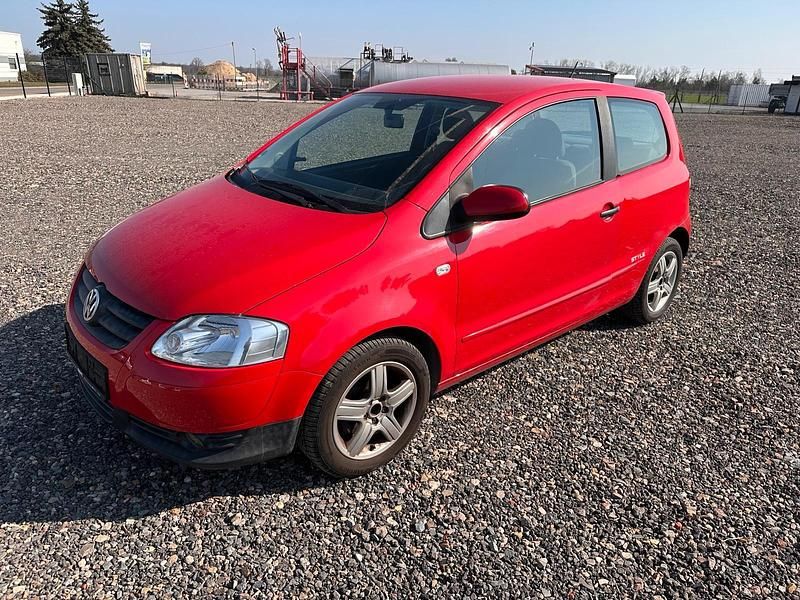 Gebraucht VW Fox 60 PS (44 kW) 2011 Rot Kleinwagen
