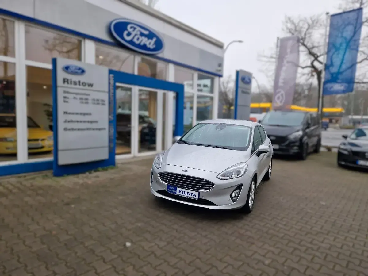 Gebraucht Ford Fiesta Titanium 101 PS (74 kW) 2020 Silber Limousine