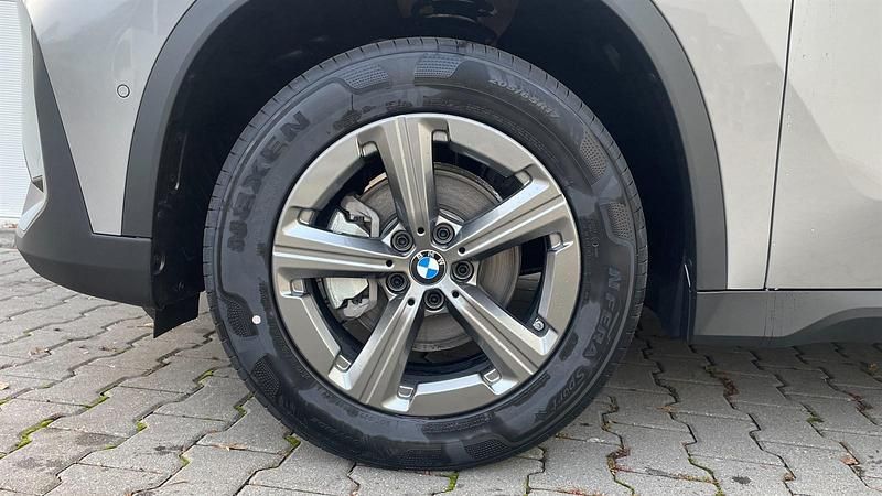 Neu BMW X1 Efficient Dynamics 150 PS (110 kW) 2025 Spacesilber metallic SUV