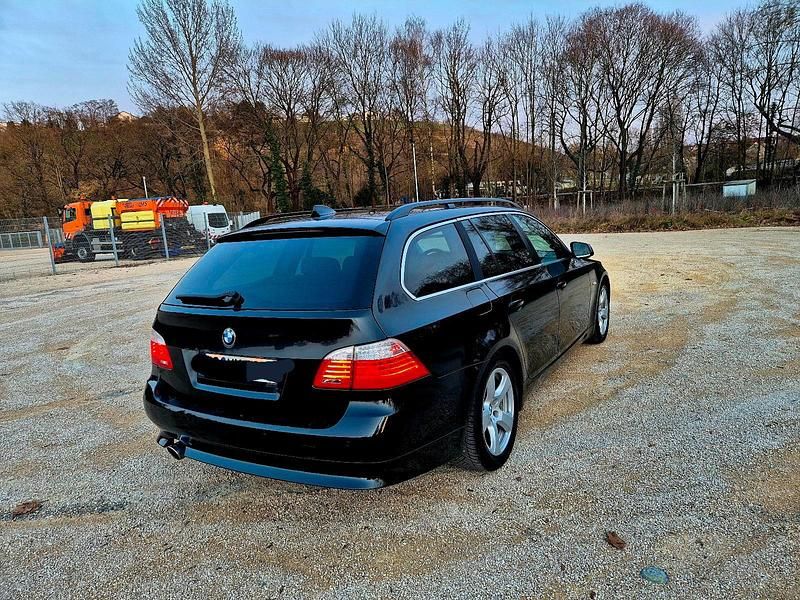 Gebraucht BMW 520 170 PS (125 kW) 2009 Schwarz Kombi