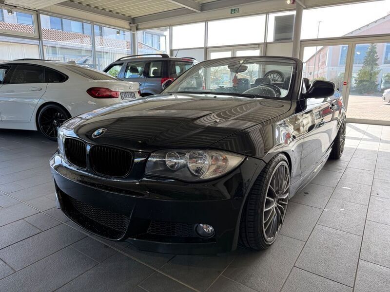 Schwarz Gebraucht 2010 BMW 118 Cabriolet M Sport Cabrio | 11.500 € (Etwas zu teuer) - Bild 1/4