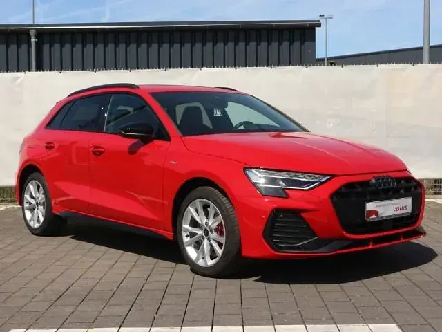 Gebraucht Audi A3 S-Line 272 PS (200 kW) 2025 Progressivrot metallic Limousine