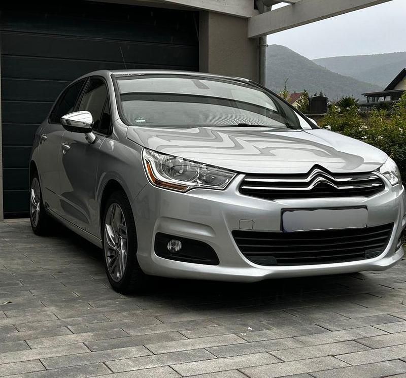 Silber Gebraucht 2014 Citroën C4 SELECTION Limousine | 6.400 € (Fairer Preis) - Bild 1/4