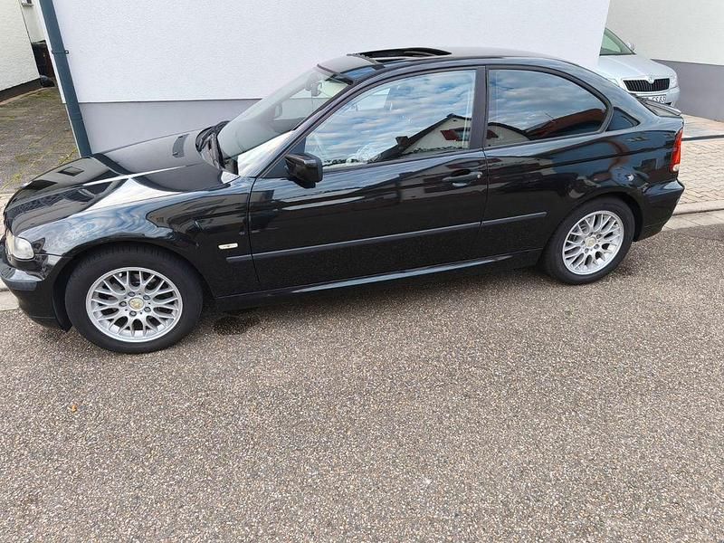 Schwarz Gebraucht 2003 BMW 316 Compact Kleinwagen | 3.200 € (Etwas zu teuer) - Bild 1/4
