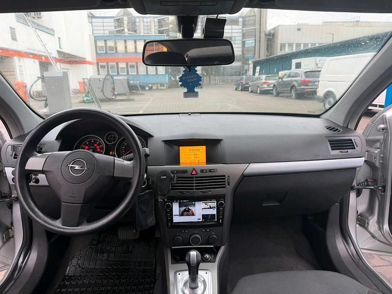 Gebraucht Opel Astra 105 PS (77 kW) 2005 Silber Limousine