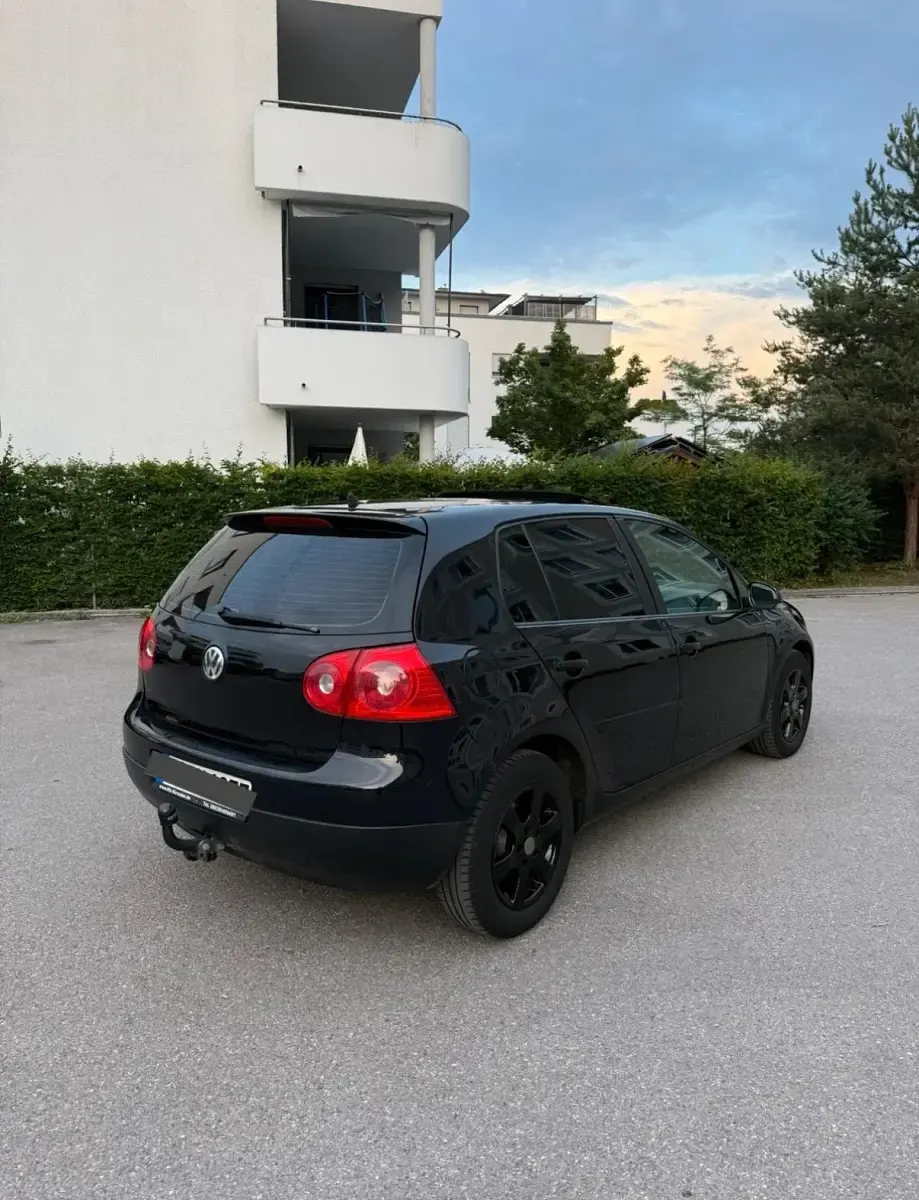 Gebraucht VW Golf V 75 PS (55 kW) 2005 Schwarz Kleinwagen