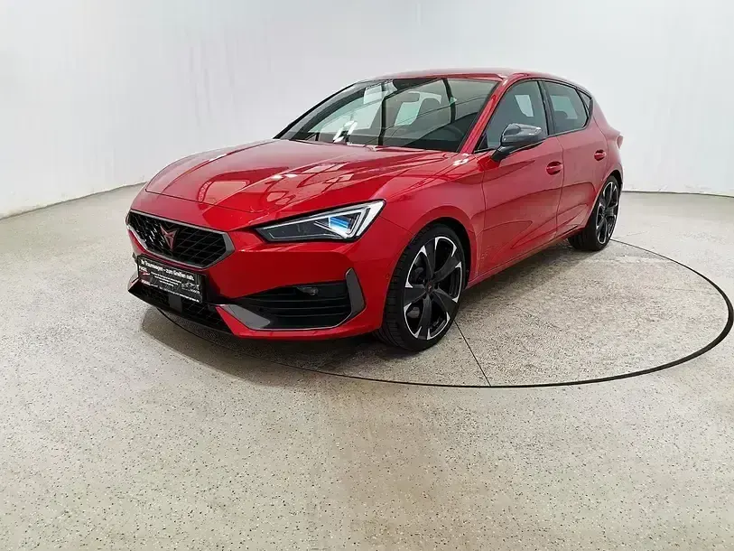 Begagnad Cupra Leon VZ 300 HK (220 kW) 2023 Röd Sedan