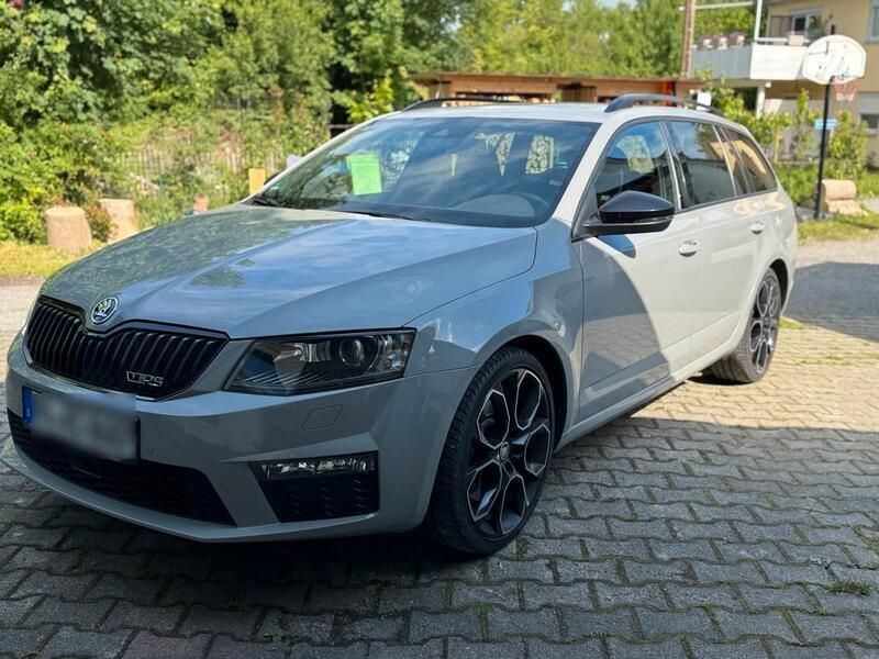 Grau Gebraucht 2017 Skoda Octavia RS Kombi | 16.400 € (Guter Preis) - Bild 1/4