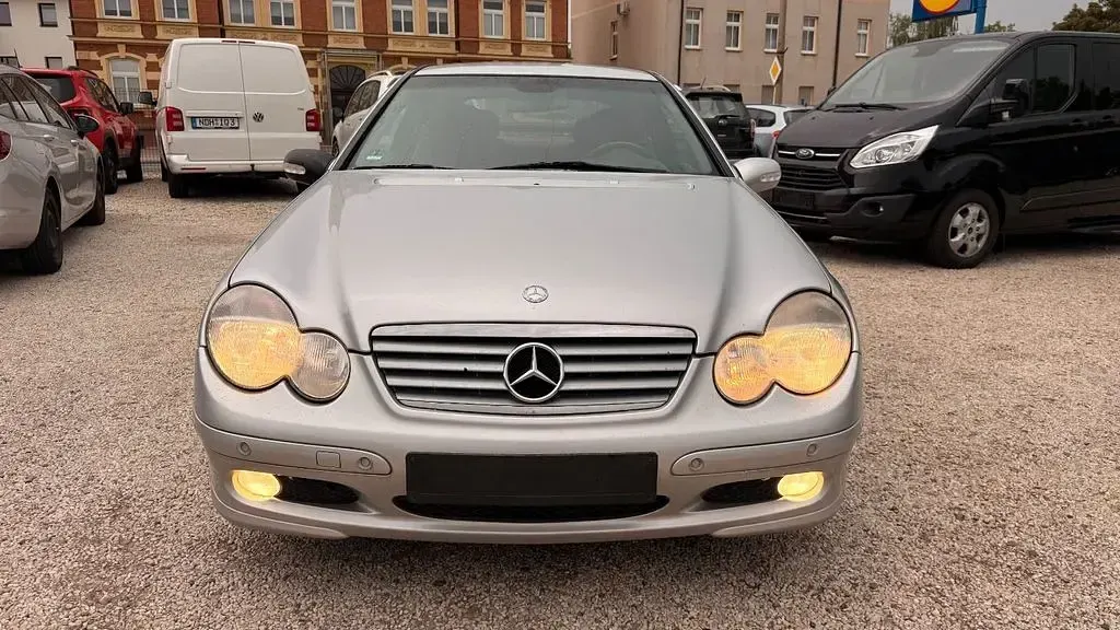 Gebraucht Mercedes C200 163 PS (119 kW) 2002 Silber