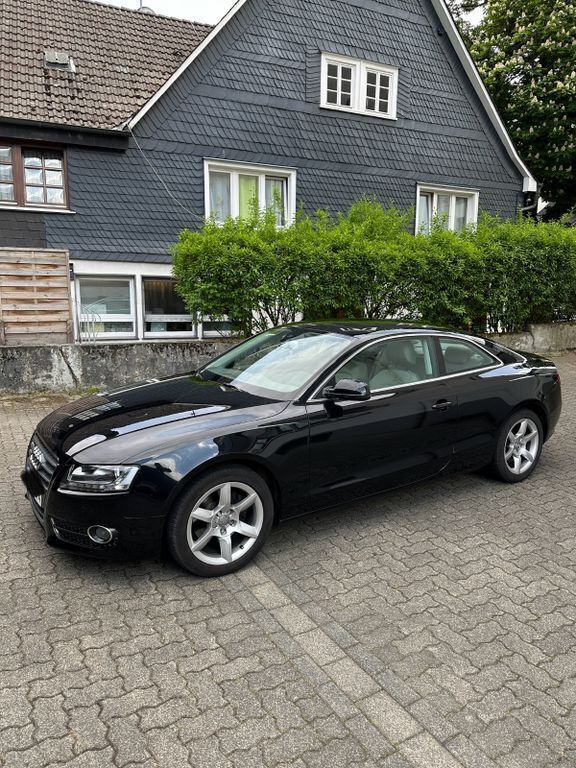 Schwarz Gebraucht 2010 Audi A5 Sport Coupé | 14.600 € (Etwas zu teuer) - Bild 1/4