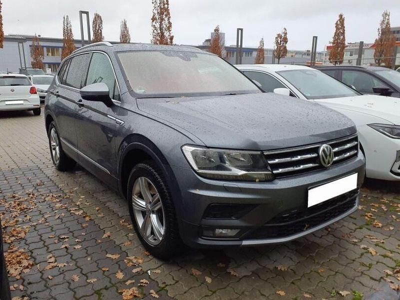 Gebraucht VW Tiguan Allspace Comfortline 200 PS (147 kW) 2020 Grau SUV