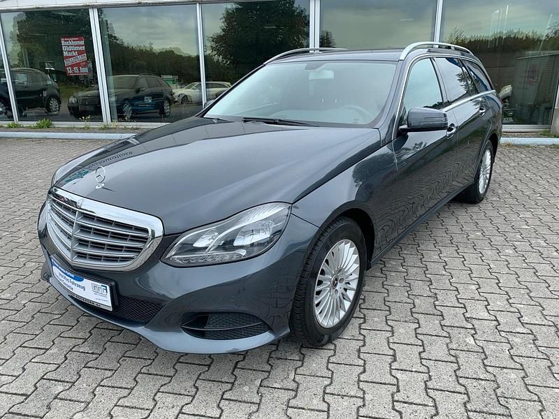 Grau Gebraucht 2013 Mercedes E200 Kombi | 14.990 € (Teuer) - Bild 1/4