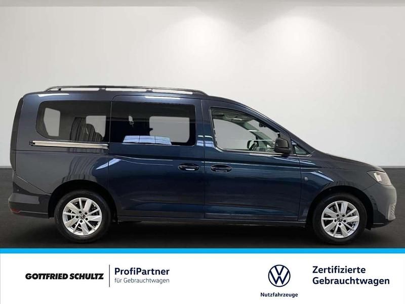 Gebraucht VW Caddy Life 116 PS (85 kW) 2024 Starlight blue metallic Van / Kleinbus
