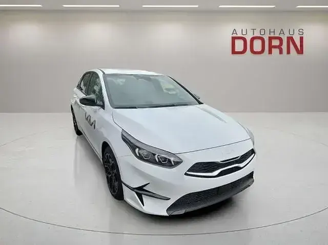 Usado Kia Ceed 101 CV (74 kW) 2024 Blanco Utilitario