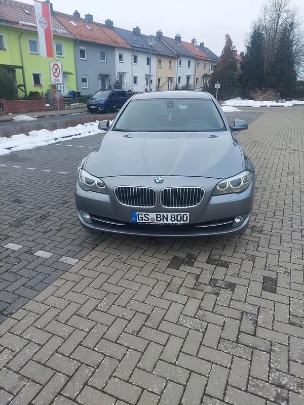Gebraucht BMW 530 258 PS (189 kW) 2012 Grau Limousine