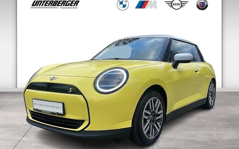 Gelb Gebraucht 2024 Mini Cooper SE Classic Kleinwagen | 28.920 € (Guter Preis) - Bild 1/4