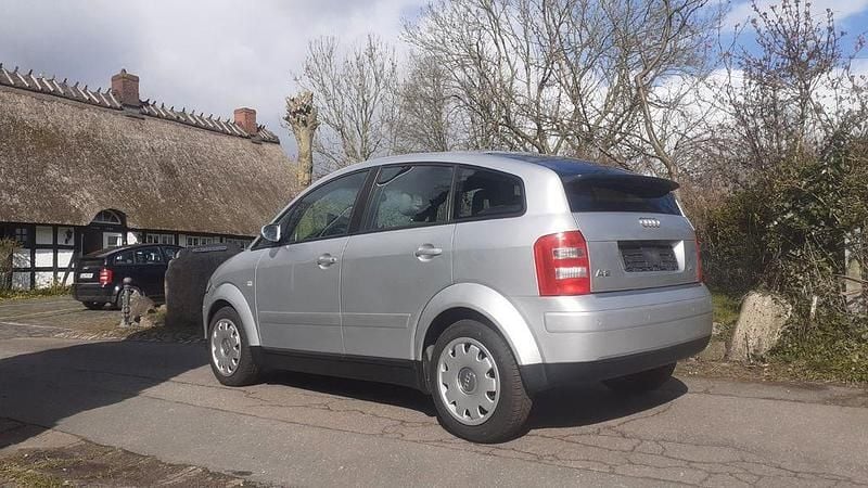 Second-hand Audi A2 75 CP (55 kW) 2002 Argintiu Hatchback