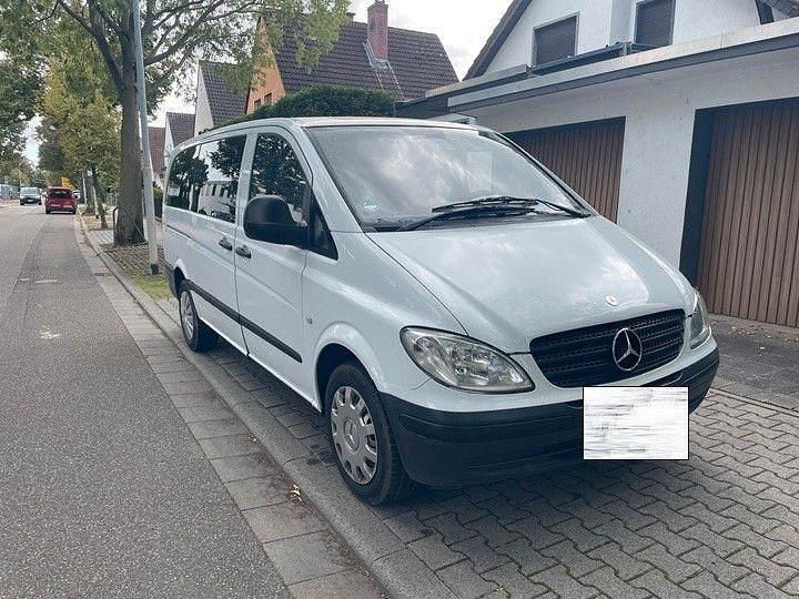 Weiß Gebraucht 2004 Mercedes Vito Van / Kleinbus | 5.499 € (Teuer) - Bild 1/4