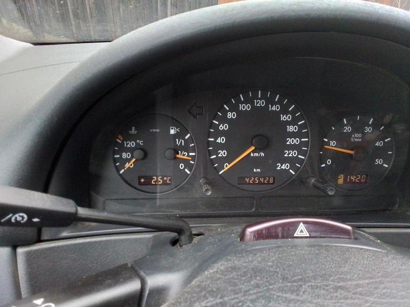 Gebraucht Mercedes ML270 163 PS (119 kW) 2003 Silber SUV