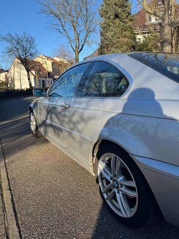 Gebraucht BMW 320 170 PS (125 kW) 2006 Silber Coupé