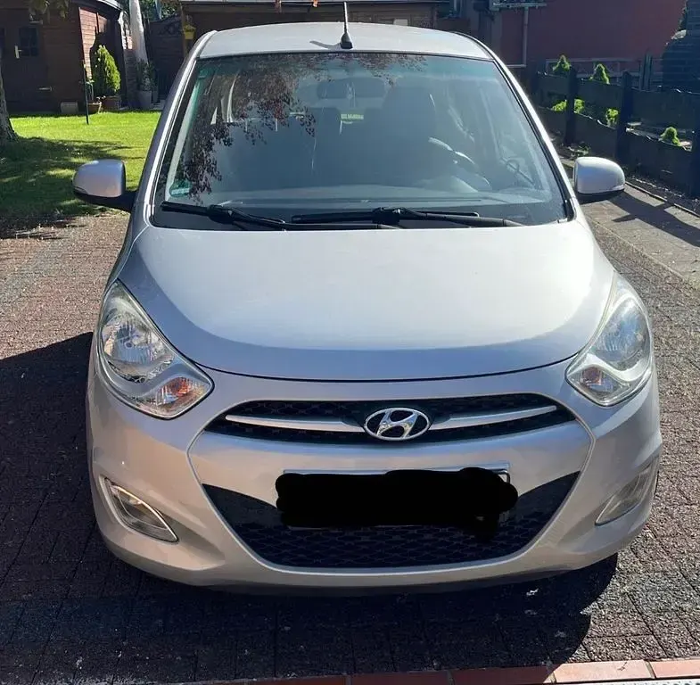 Gebraucht Hyundai i10 Style 86 PS (63 kW) 2011 Silber Kleinwagen
