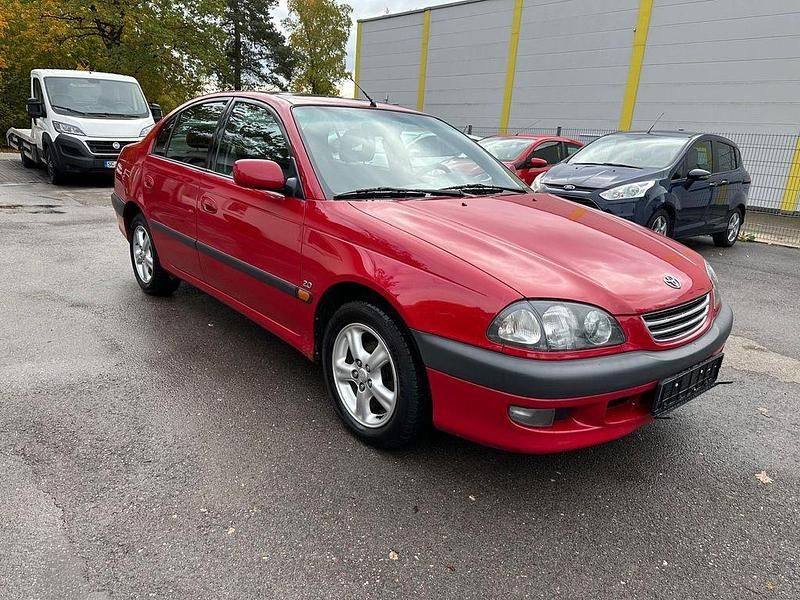 Rot Gebraucht 1999 Toyota Avensis Sol Limousine | 2.450 € (Fairer Preis) - Bild 1/4