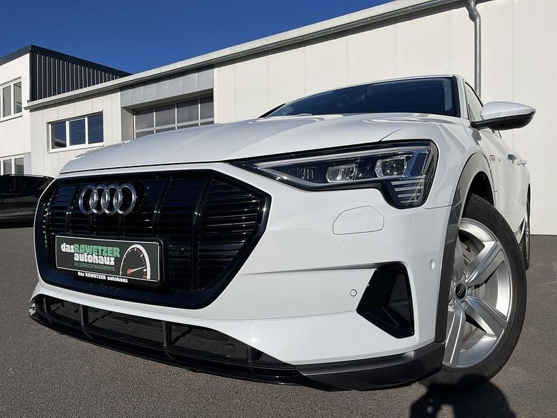 Gebraucht Audi e-tron Advanced 300 kW (408 PS) 2023 Weiß SUV