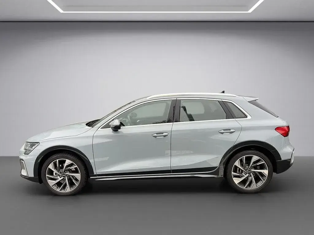 Gebraucht Audi A3 Ambiente 150 PS (110 kW) 2024 Pfeilgrau perleffekt Kombi