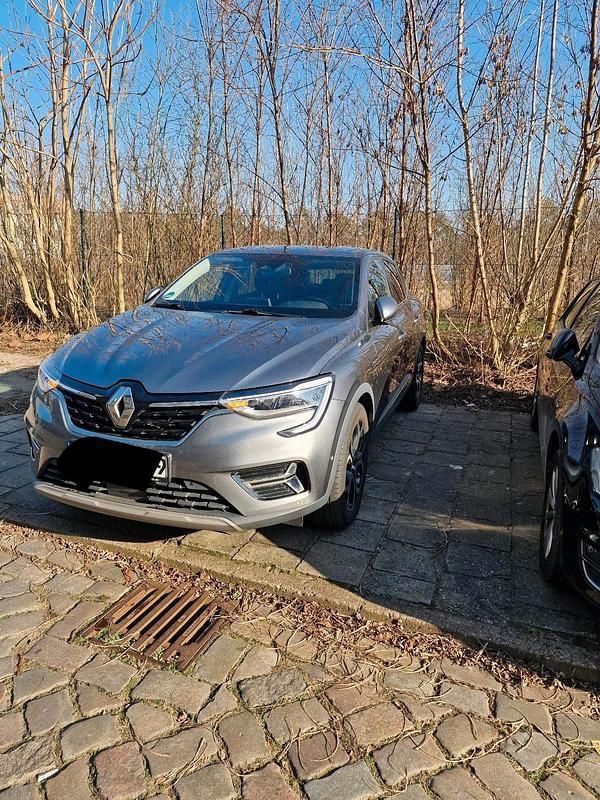 Grau Gebraucht 2022 Renault Arkana SUV | 22.000 € (Etwas zu teuer) - Bild 1/4