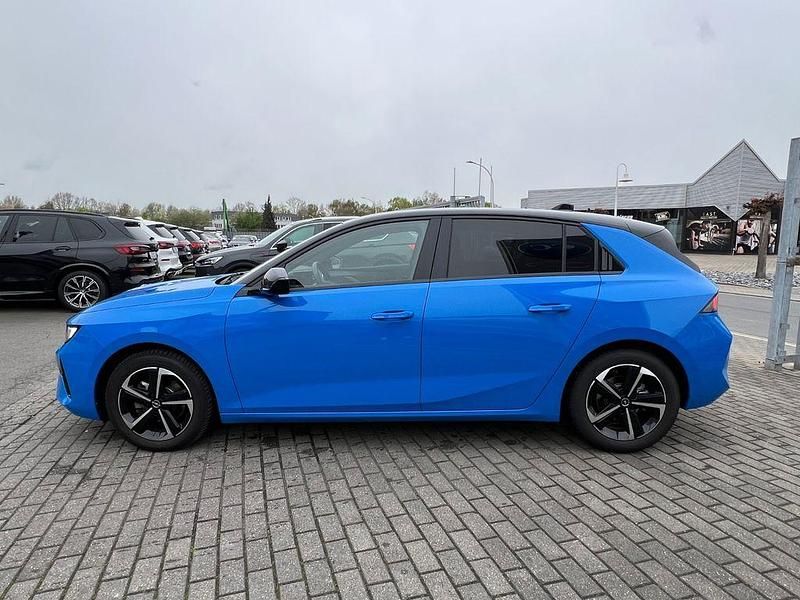 Gebraucht Opel Astra 131 PS (96 kW) 2025 Watteau grn Limousine