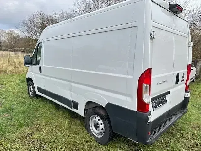 Gebraucht Fiat Ducato 140 PS (102 kW) 2023 Weiß Van