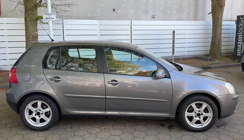 Second-hand VW Golf V 80 CP (58 kW) 2007 Gri Berlinǎ