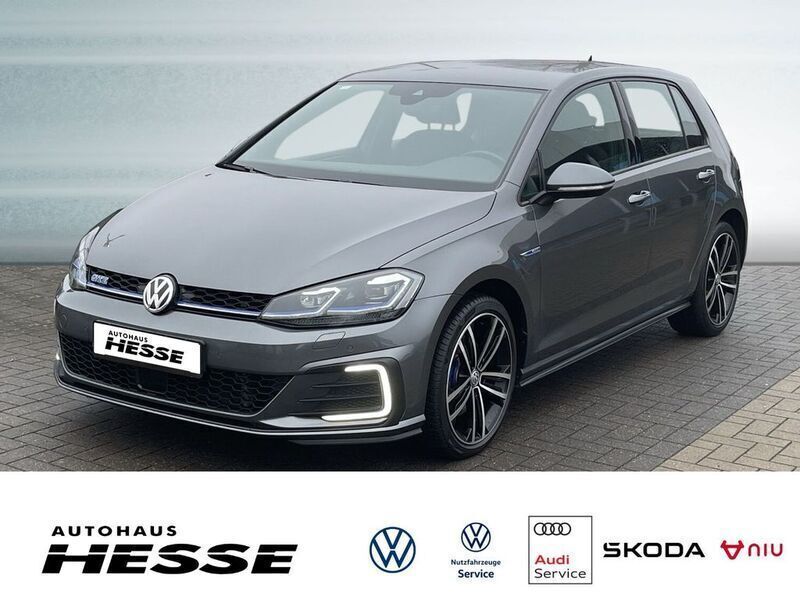Grau Gebraucht 2020 VW Golf VII GTE Limousine | 20.470 € (Fairer Preis) - Bild 1/4