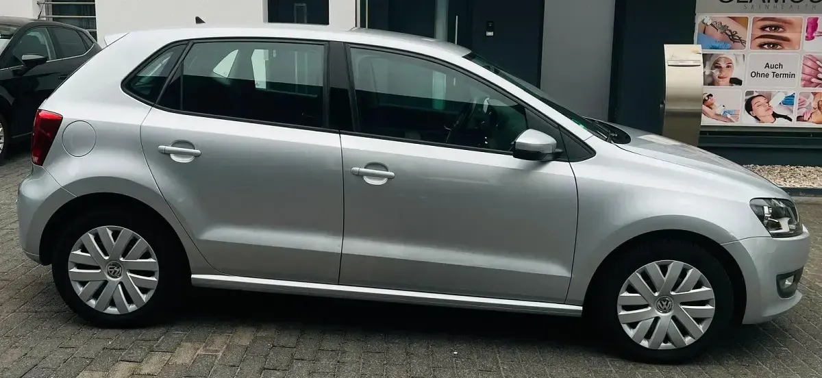 Gebraucht VW Polo Comfortline 69 PS (50 kW) 2011 Silber Kleinwagen