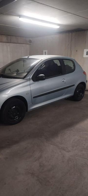 Gebraucht Peugeot 206 Premium 75 PS (55 kW) 2003 Grau Limousine