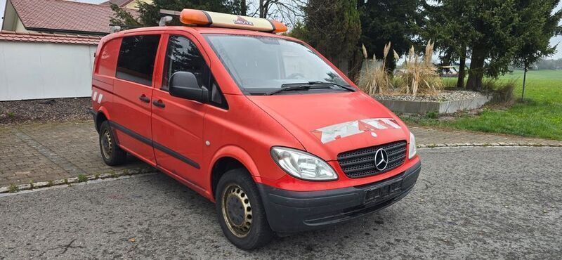Rot Gebraucht 2008 Mercedes Vito Van / Kleinbus | 4.200 € - Bild 1/4