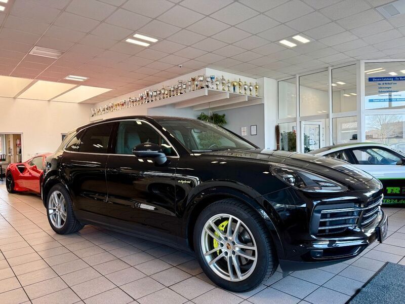 Schwarz Gebraucht 2022 Porsche Cayenne SUV | 77.850 € (Fairer Preis) - Bild 1/4