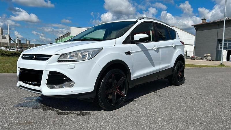 Gebraucht Ford Kuga Titanium 140 PS (102 kW) 2014 Weiß SUV