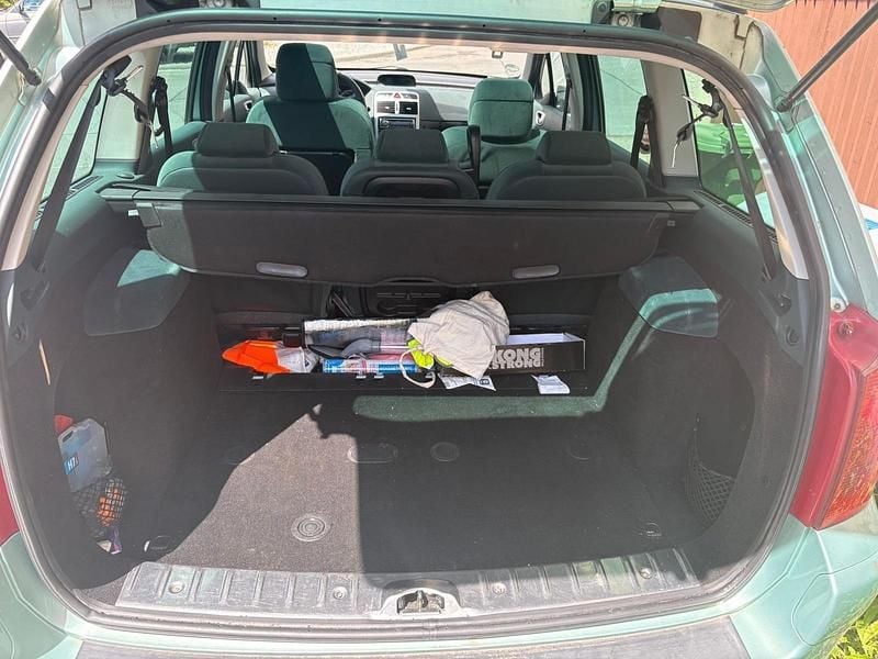 Grün Gebraucht 2003 Peugeot 307 Kombi | 500 € - Bild 1/4